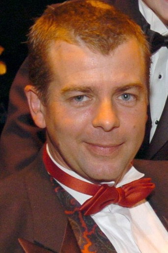 Ảnh của Adrian Hall
